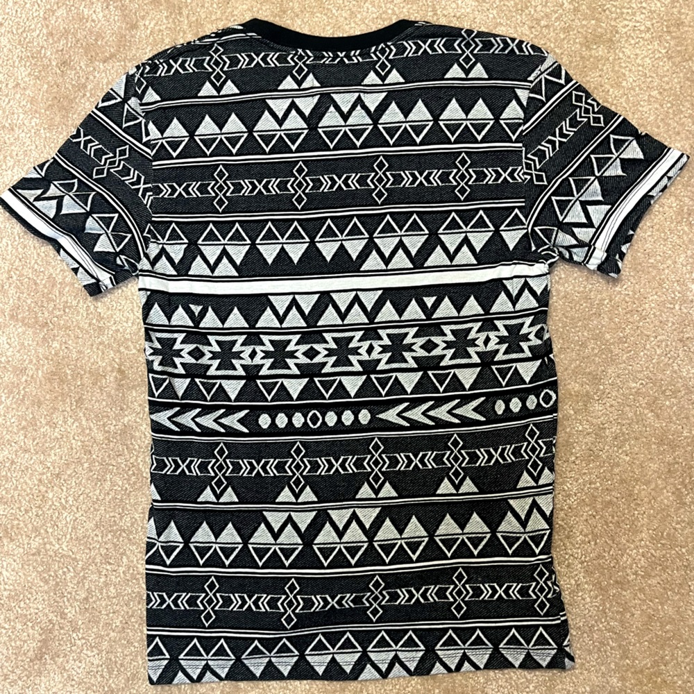Retro Patterned Pocket Shirt - Picture 3 of 3